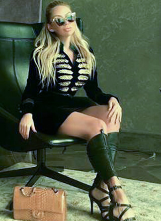 A popular celebrity and blogger in a Comino Couture dress